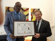 Premier doctorat honorifique décerné au Dr Andrea Giannetto